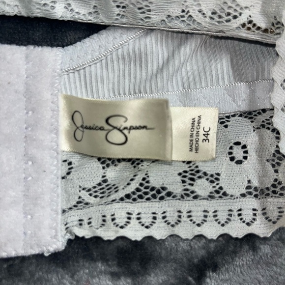 Jessica Simpson Ultra Flirty Wirefree Bra - Picture 5 of 5